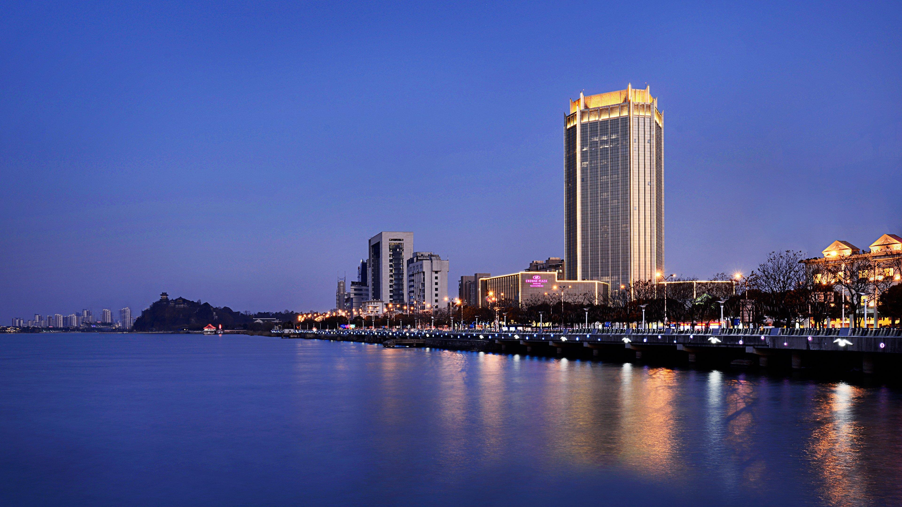 Crowne Plaza Zhenjiang By Ihg Hotel Buitenkant foto