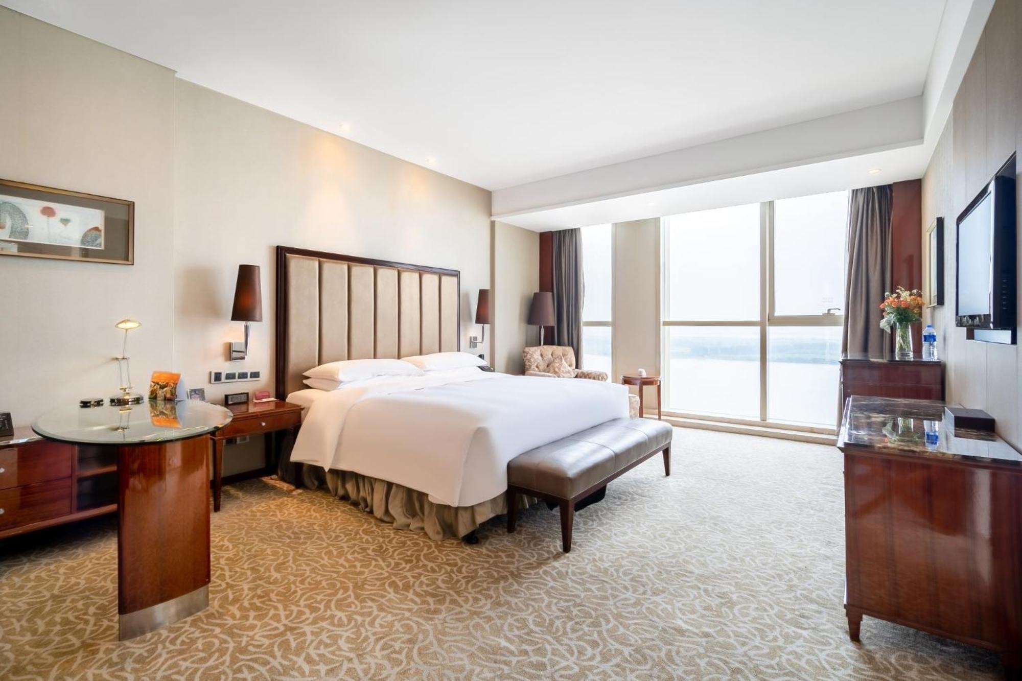 Crowne Plaza Zhenjiang By Ihg Hotel Buitenkant foto